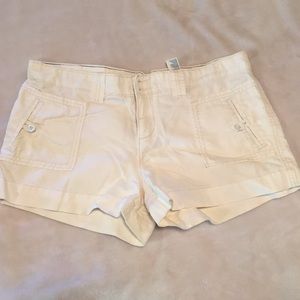 White American Eagle shorts
